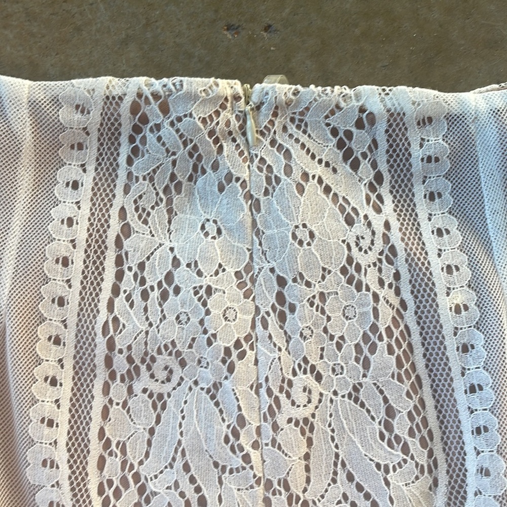 Beautiful Ivory Lace Knee Length Skirt - Picture 3 of 6
